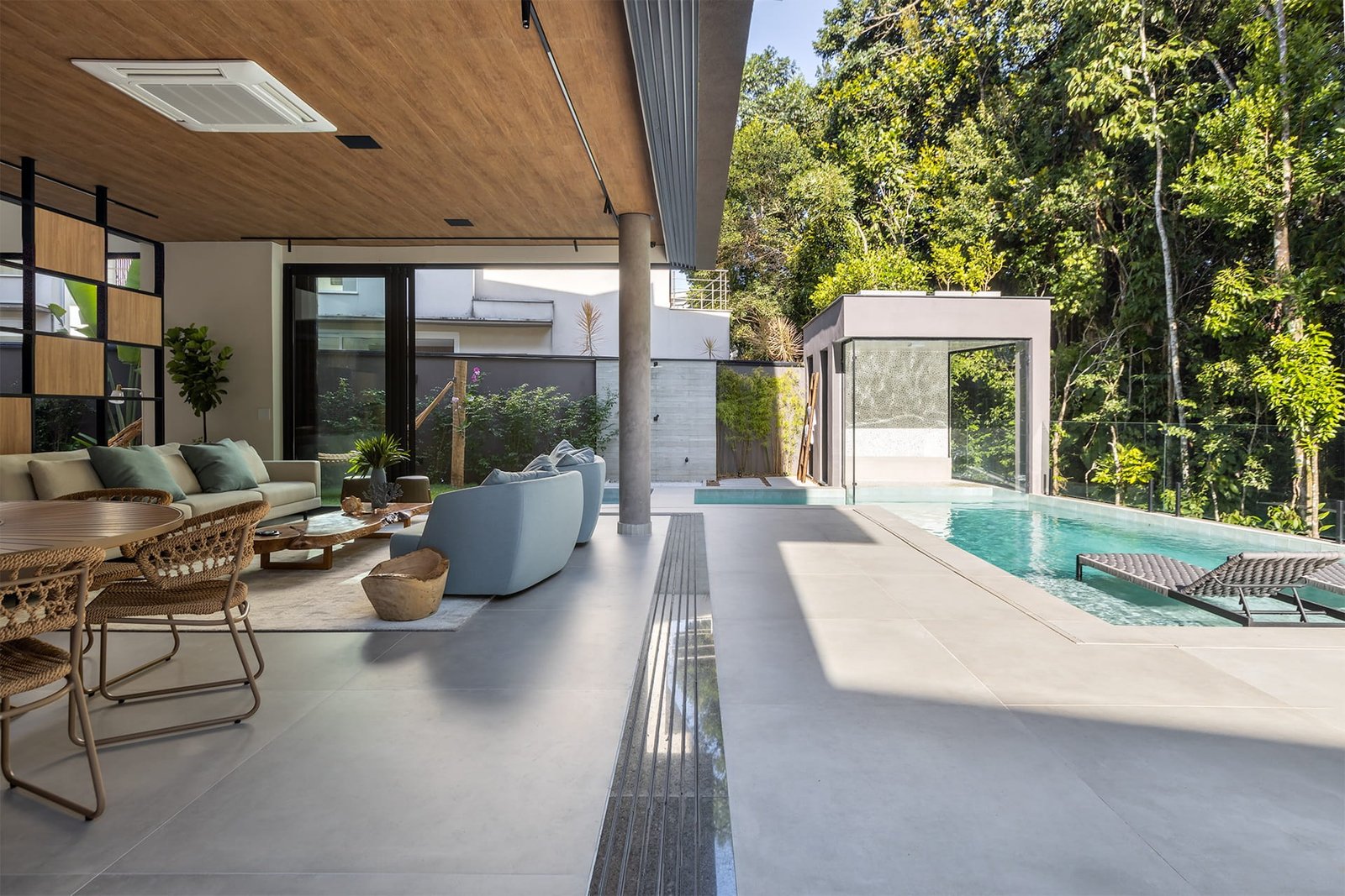 Projeto Novo Natural: Casa de Praia com Design Contemporâneo - Imagem do artigo original