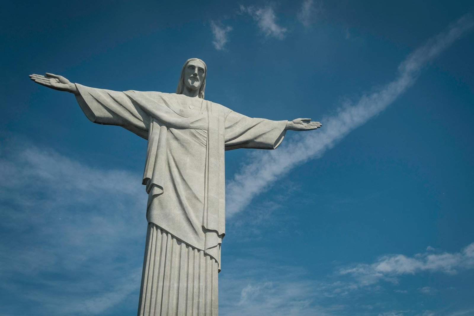 Cristo Redentor: Ícone Mundial e Maravilha da Engenharia - Imagem do artigo original